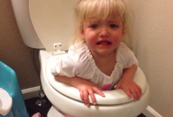 Les 10 Betises D Enfants Aux Toilettes Photos Potette Plus